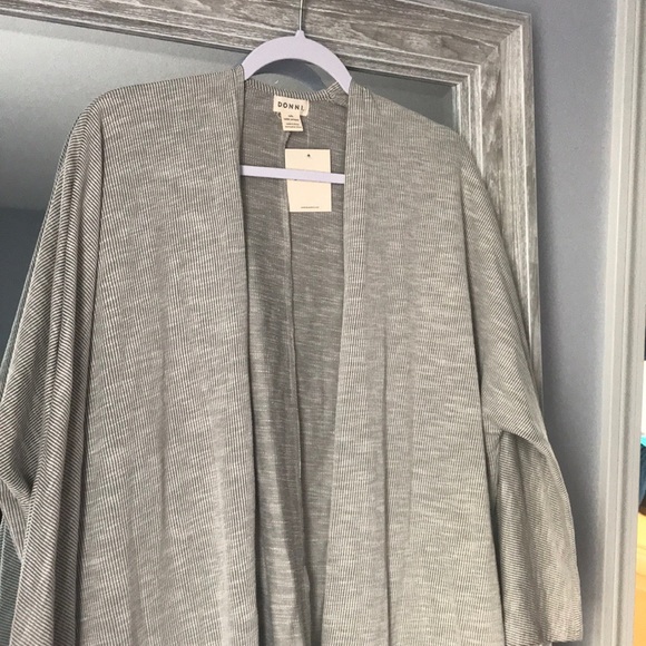 Sweater - Picture 1 of 6